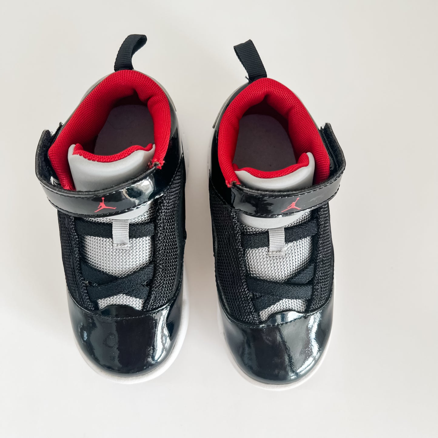 Nike Air Jordan Max Aura Sneakers (9C)