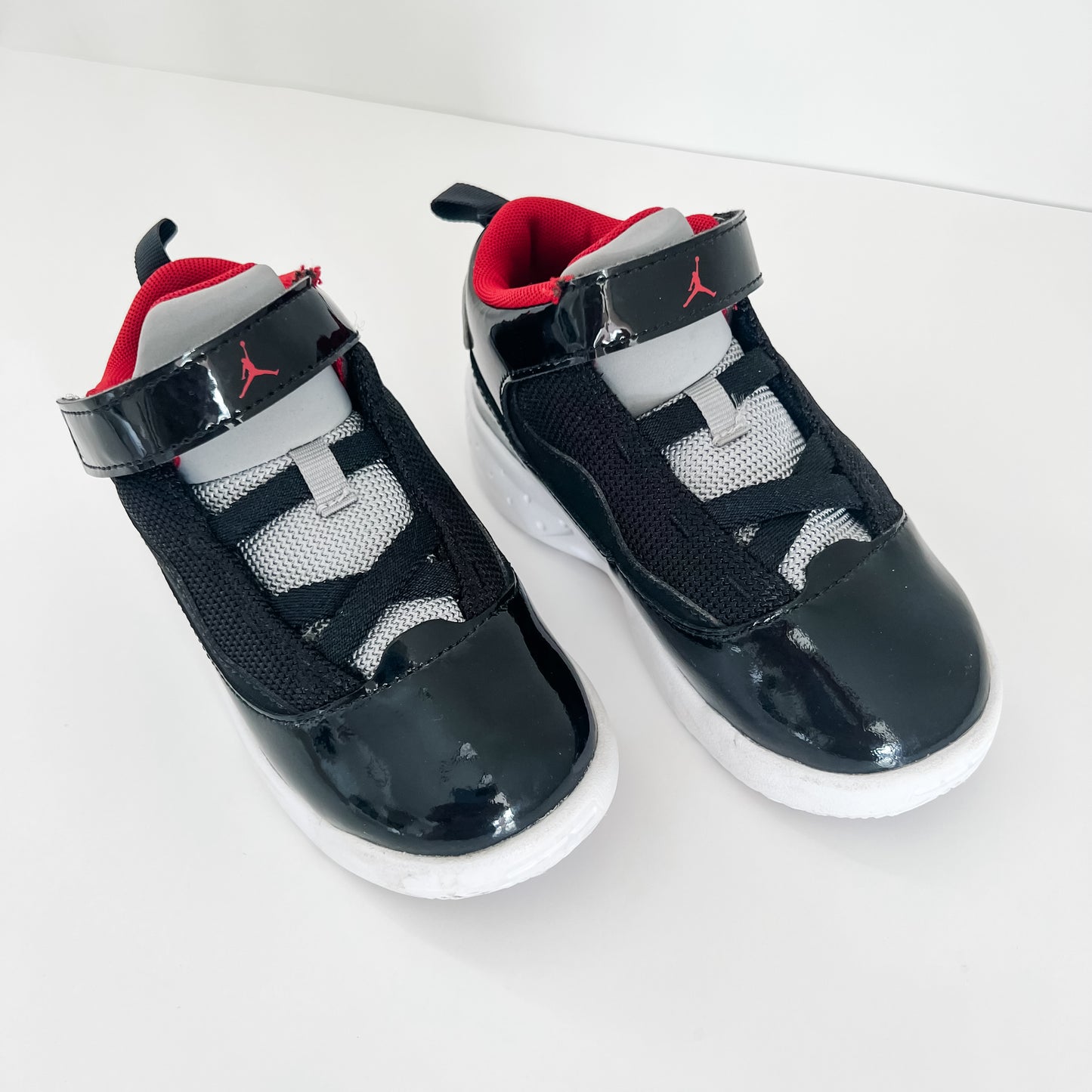 Nike Air Jordan Max Aura Sneakers (9C)